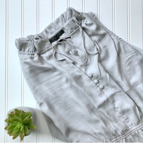 NWT •Romeo & Juliet Couture• ruffle top {E23} - Picture 2 of 6